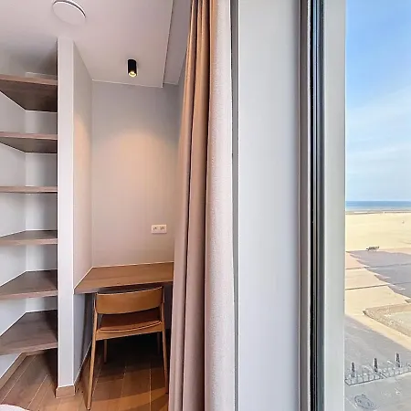 Flat Virginia - With Amazing Seaview * コクセッド